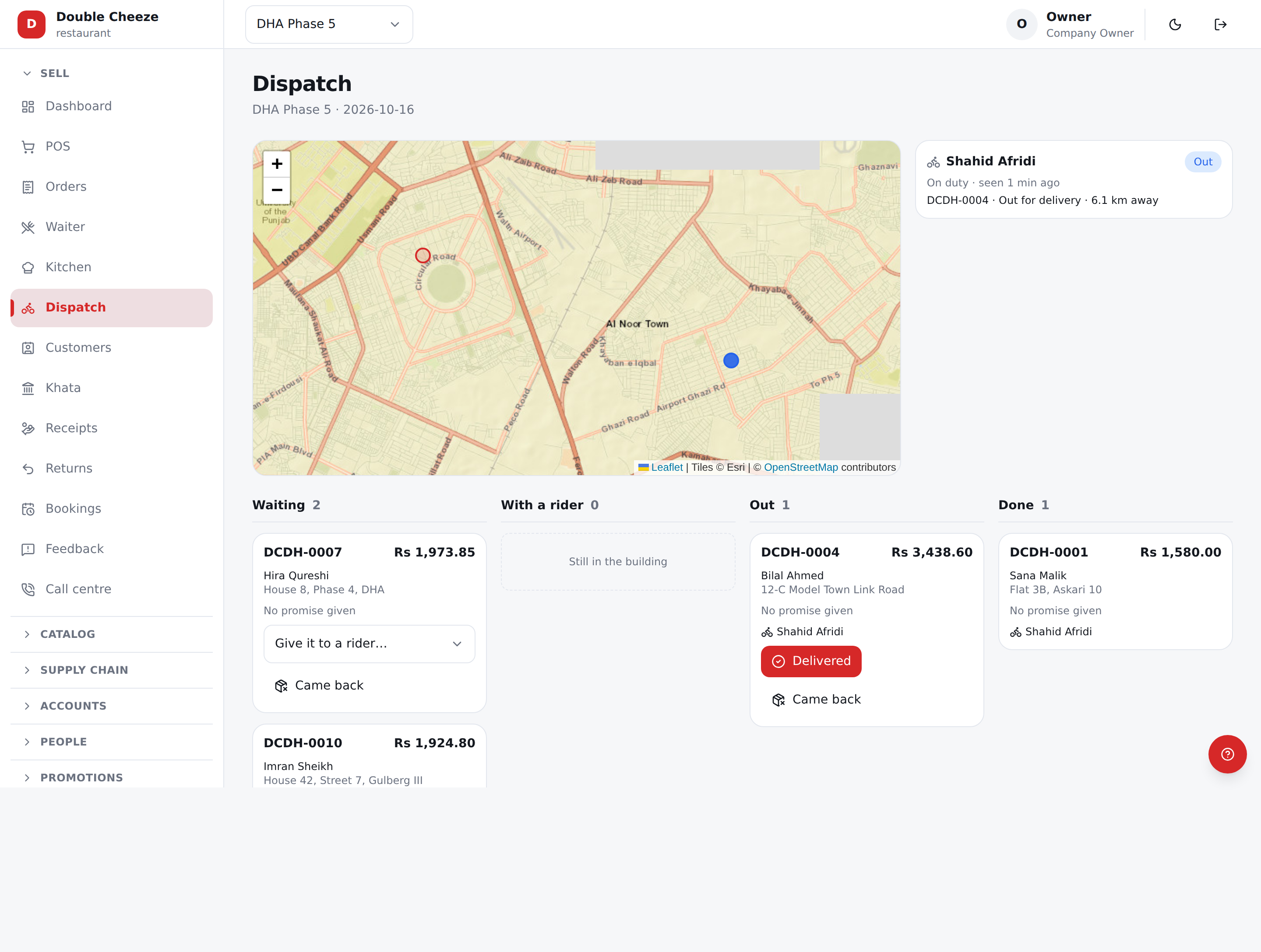 Dispatch with the map: the rider's live dot, the pin the bag is going to, and how far away it is.